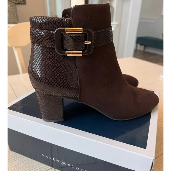 Karen Scott brown fabric suede upper w/ snake print ankle boots w/ gold accent 9 - Picture 5 of 8